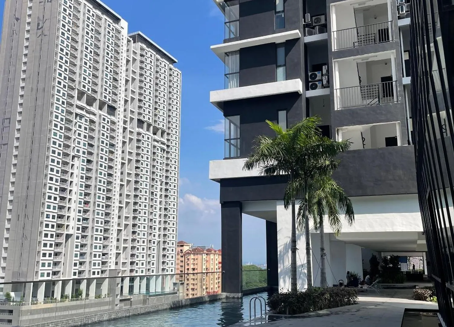 2 Carpark 3R2B 12 Pax City View Condominium 23A Jelutong