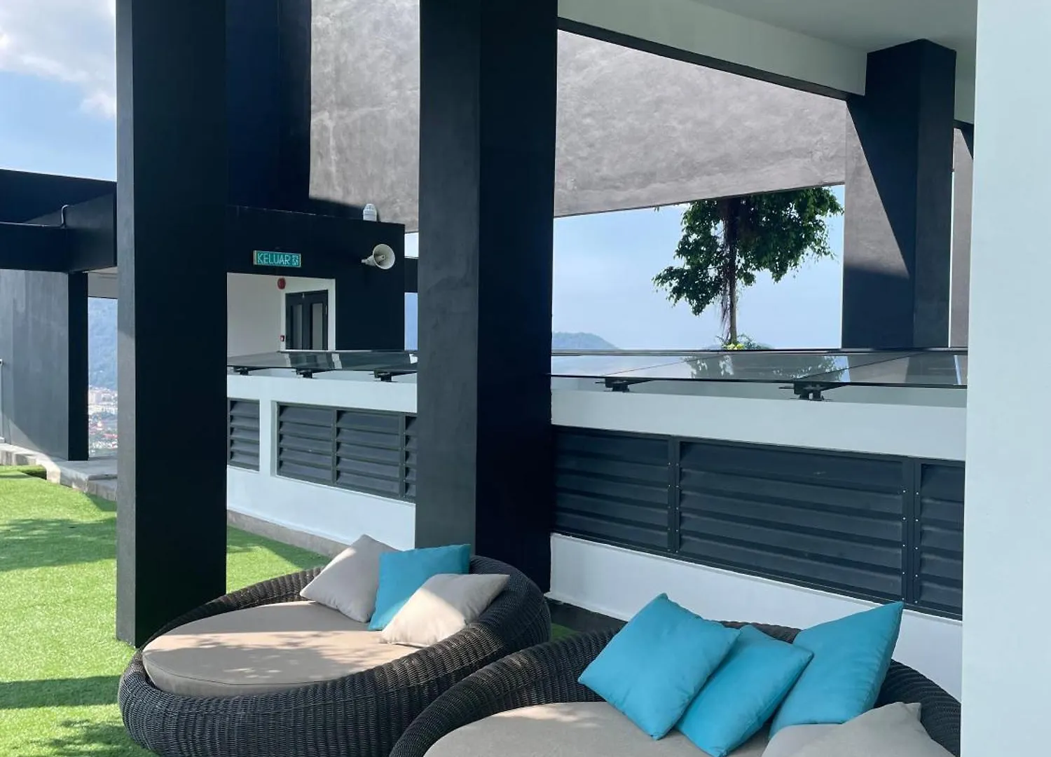 2 Carpark 3R2B 12 Pax City View Condominium 23A Jelutong 0*,