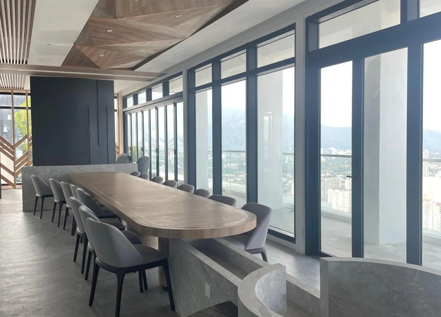 2 Carpark 3R2B 12 Pax City View Condominium 23A Jelutong Apartment
