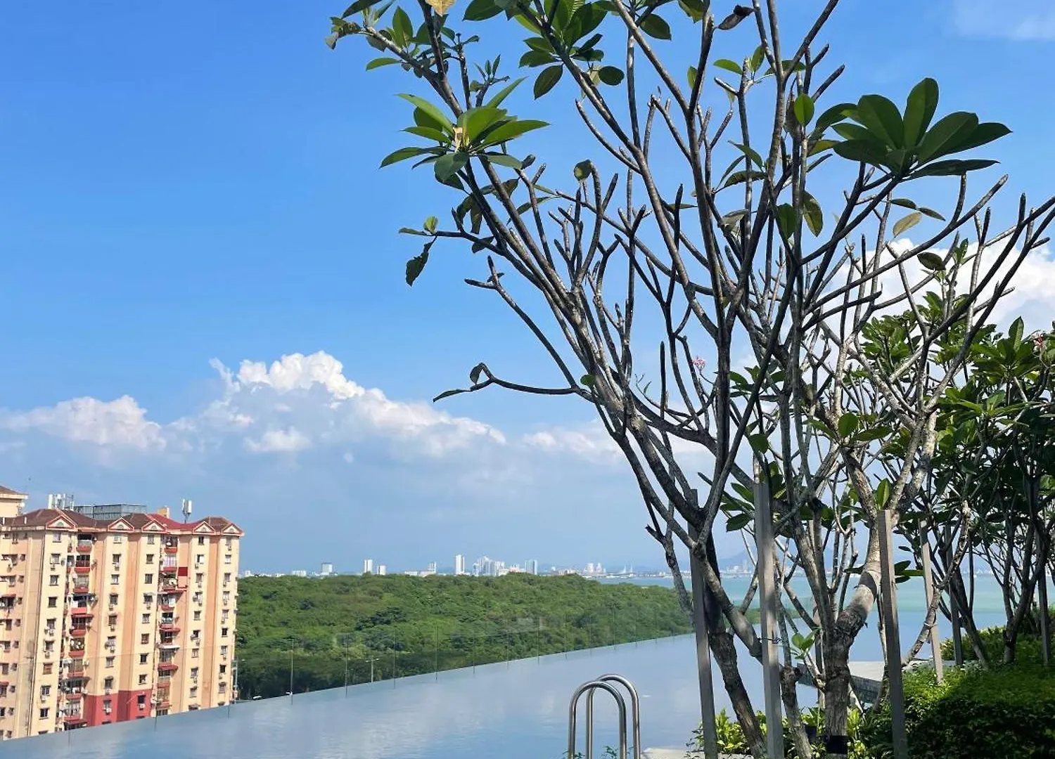 2 Carpark 3R2B 12 Pax City View Condominium 23A Jelutong