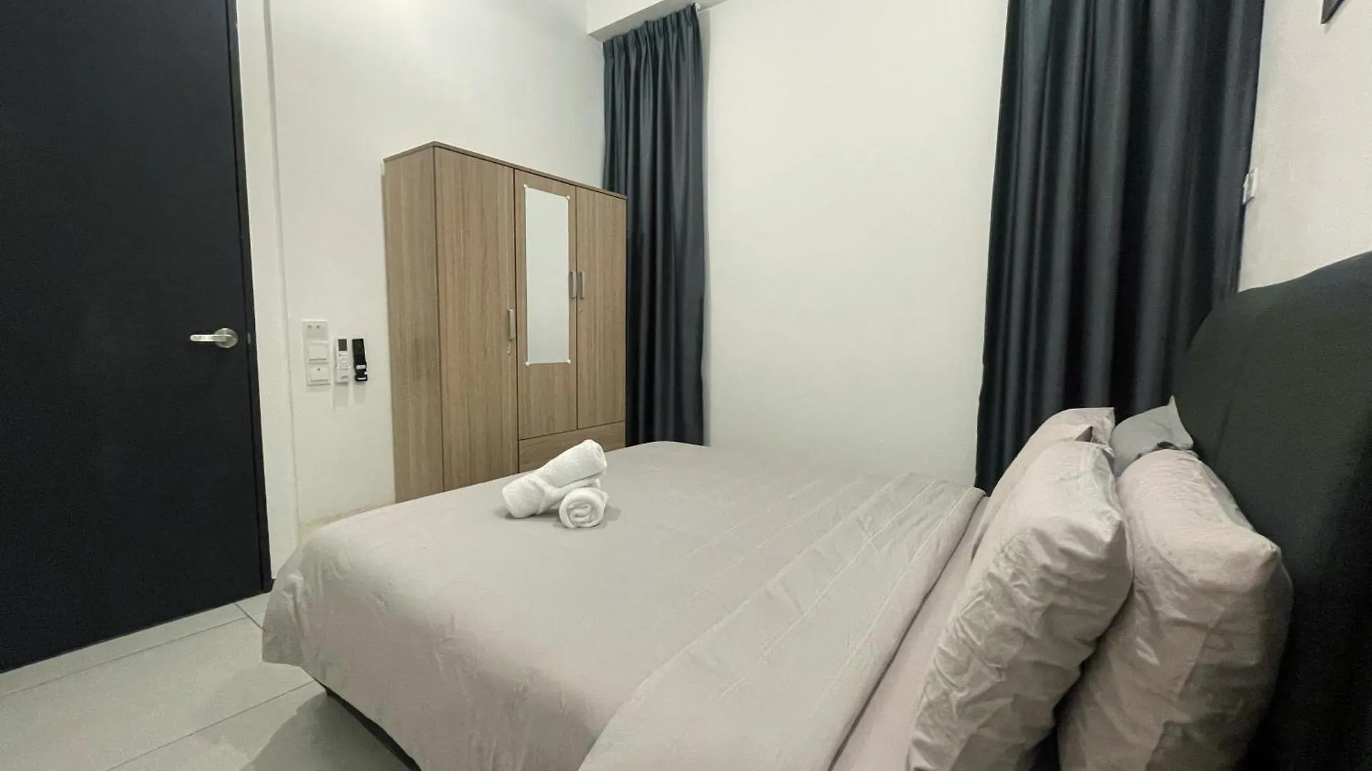 2 Carpark 3R2B 12 Pax City View Condominium 23A Jelutong 0*,  Malaysia