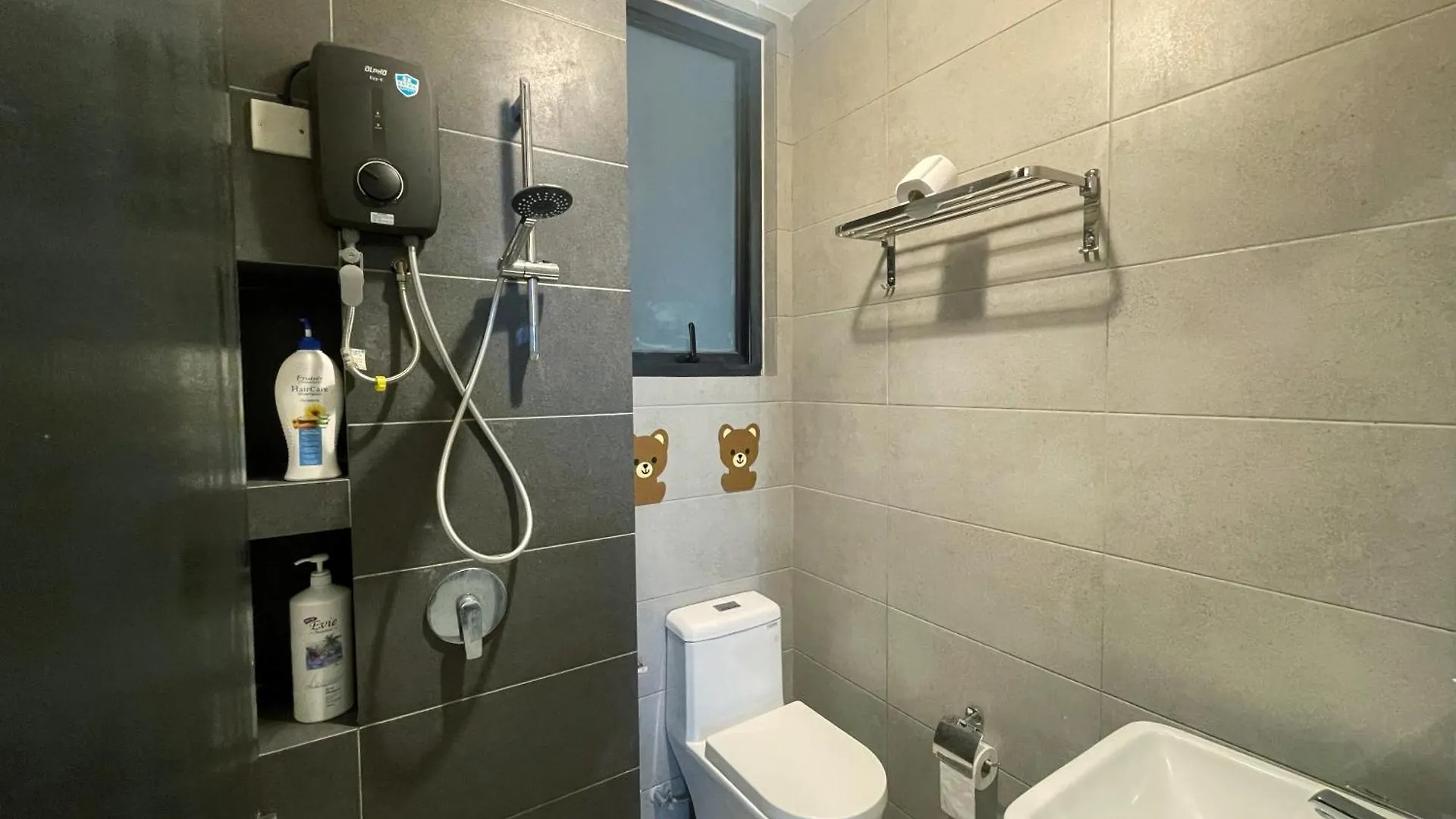 2 Carpark 3R2B 12 Pax City View Condominium 23A Jelutong Apartment