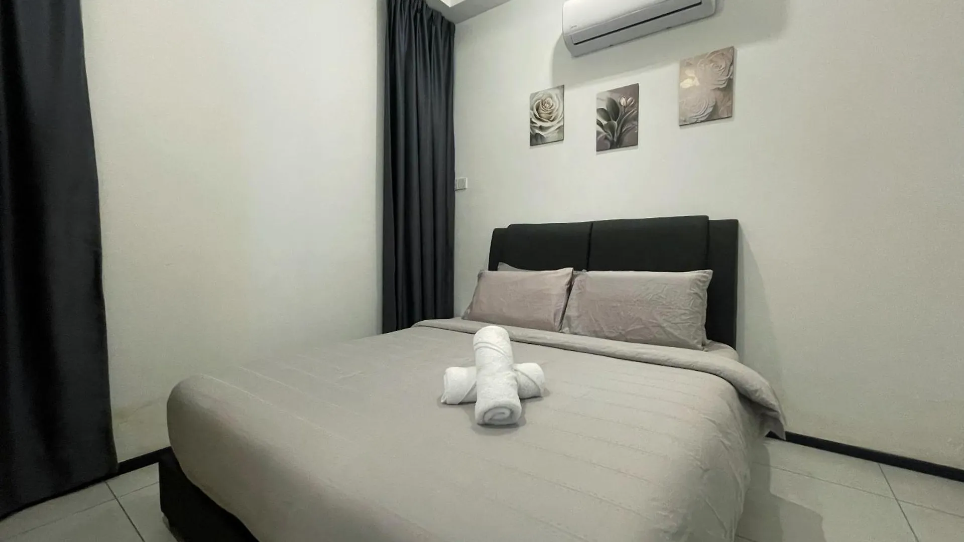 2 Carpark 3R2B 12 Pax City View Condominium 23A Jelutong Apartment