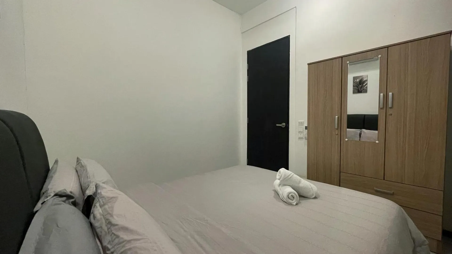2 Carpark 3R2B 12 Pax City View Condominium 23A Jelutong