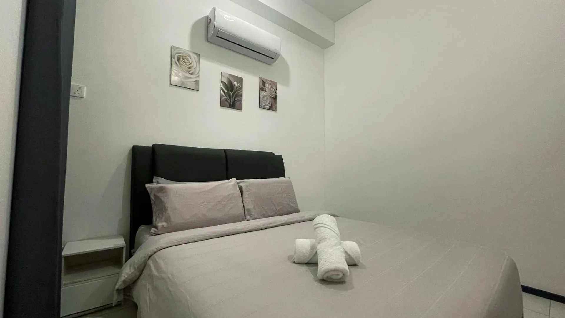 2 Carpark 3R2B 12 Pax City View Condominium 23A Jelutong Apartment